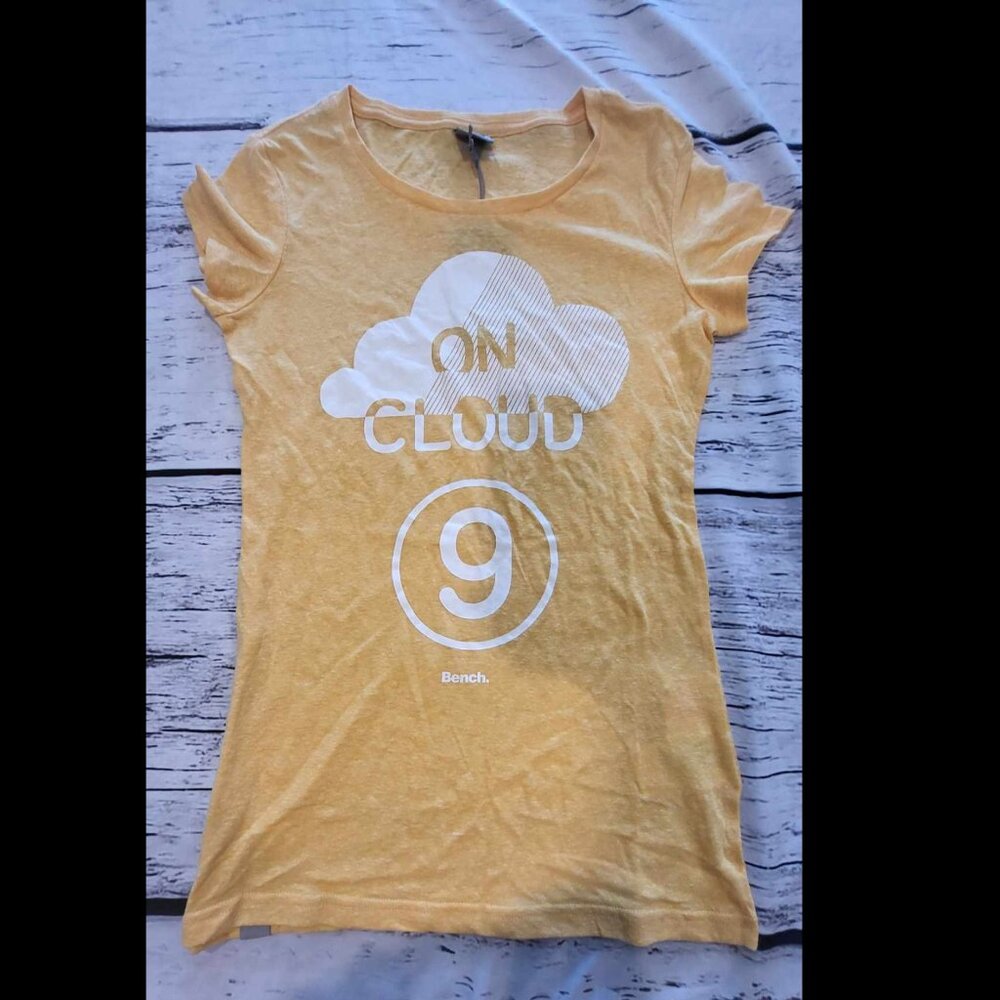 Bench NWT Womens Yellow On Cloud 9 Graphic Tee Short Sleeve Shirt Size S